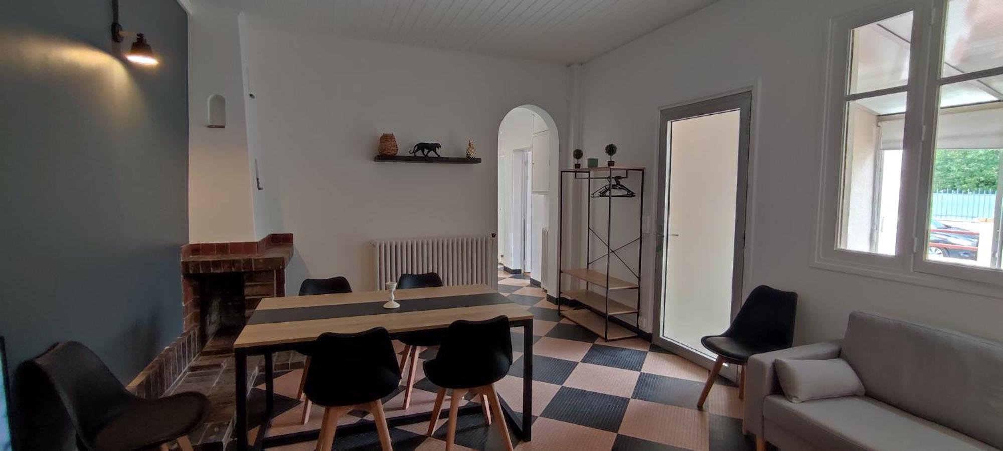 Maison Charmante Avec Patio ! Bourges Eksteriør bilde